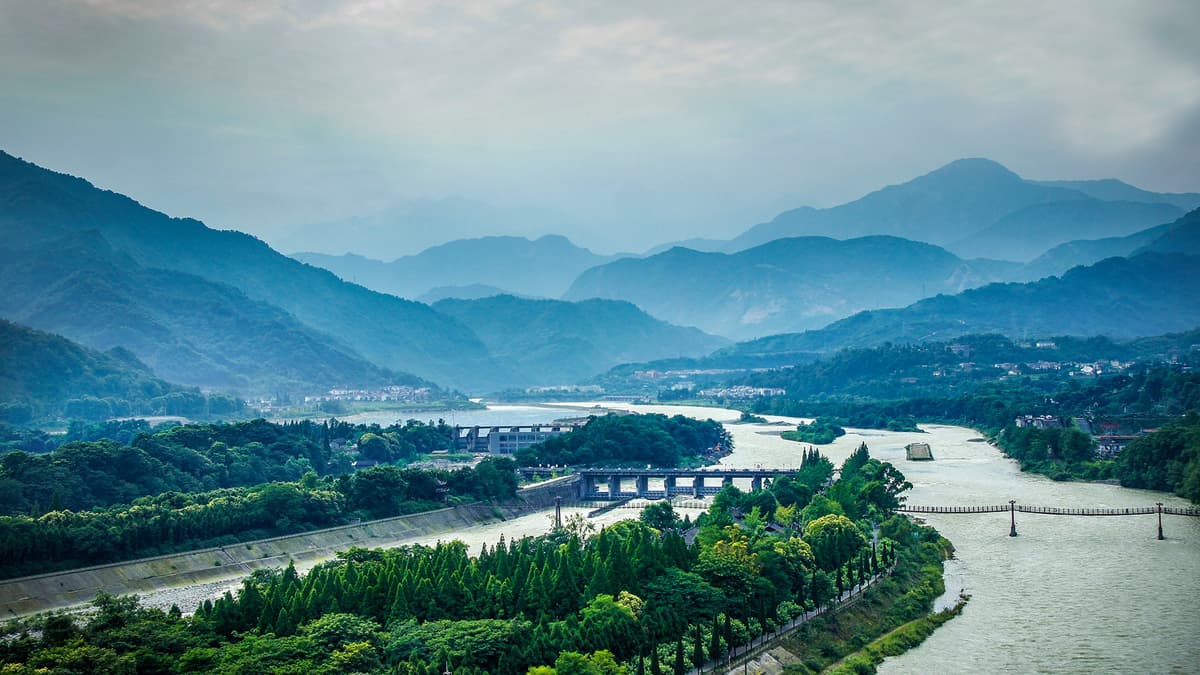 Chengdu Panda Valley and Dujiangyan Private Day Tour 2