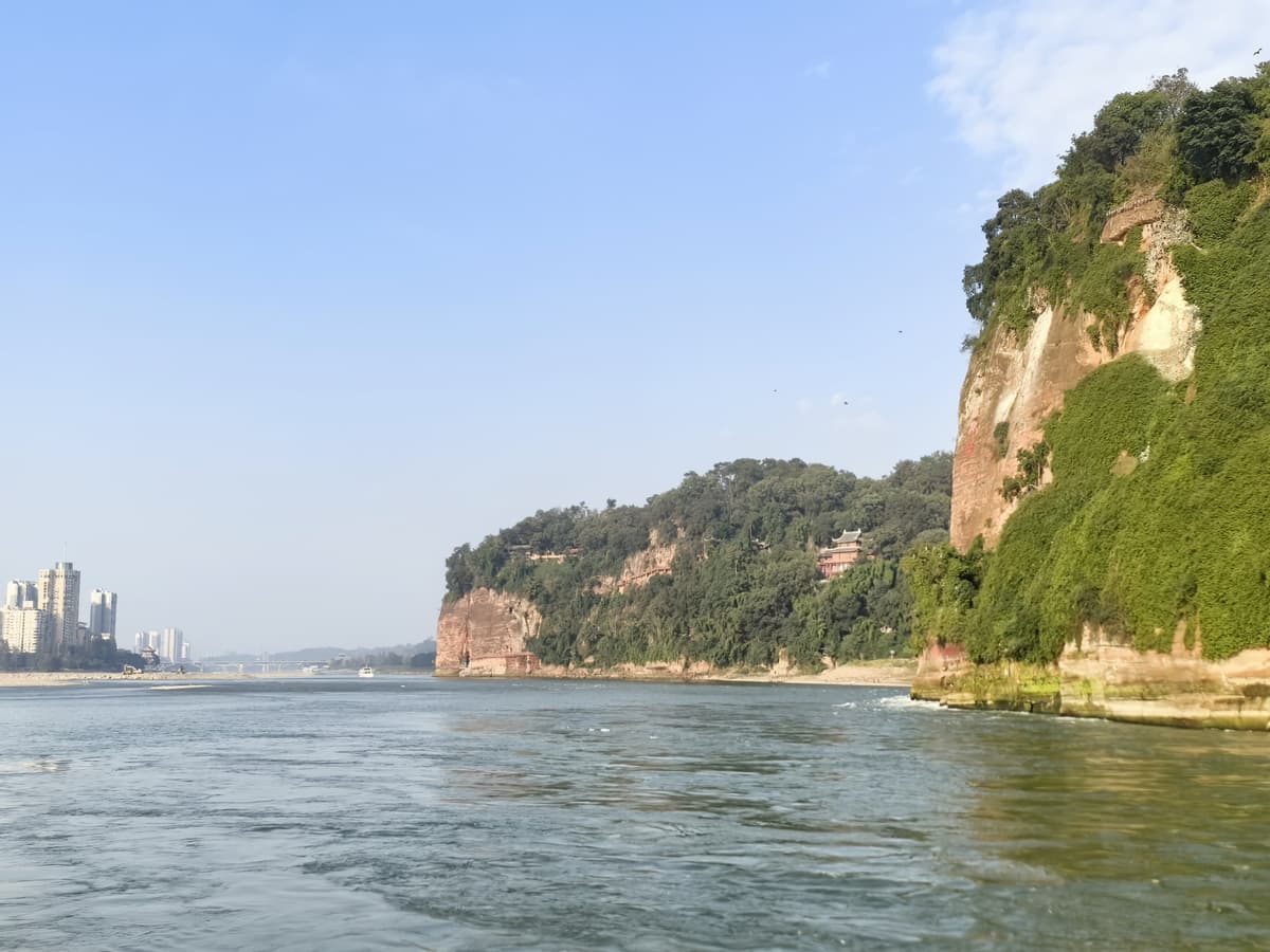 Sichuan 7-Day Private Tour Jiuzhaigou Leshan Mount Emei 4
