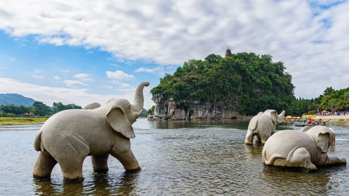 Guilin Li River Cruise Private Day Tour to Yangshuo 4