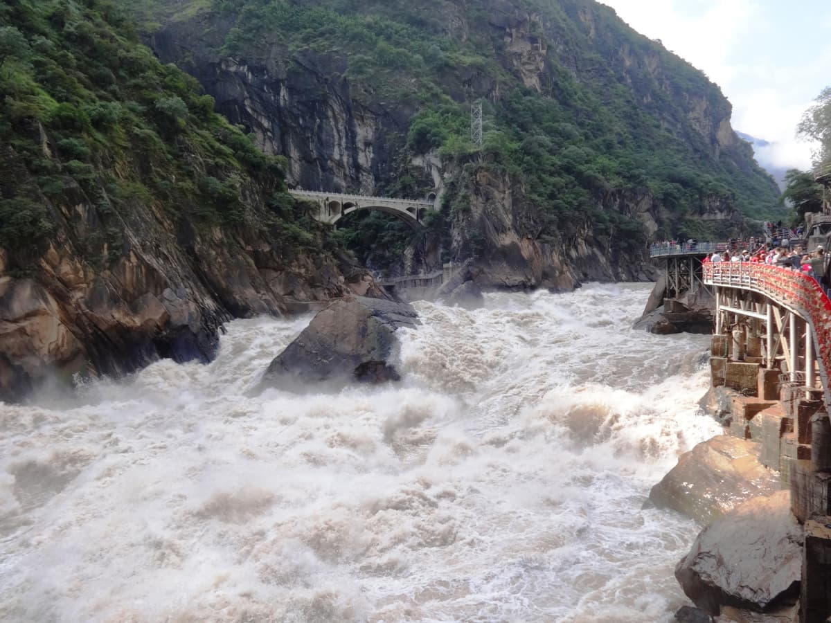 Lijiang to Shangri-La 2-Day Private Tour Tiger Leaping Gorge 2
