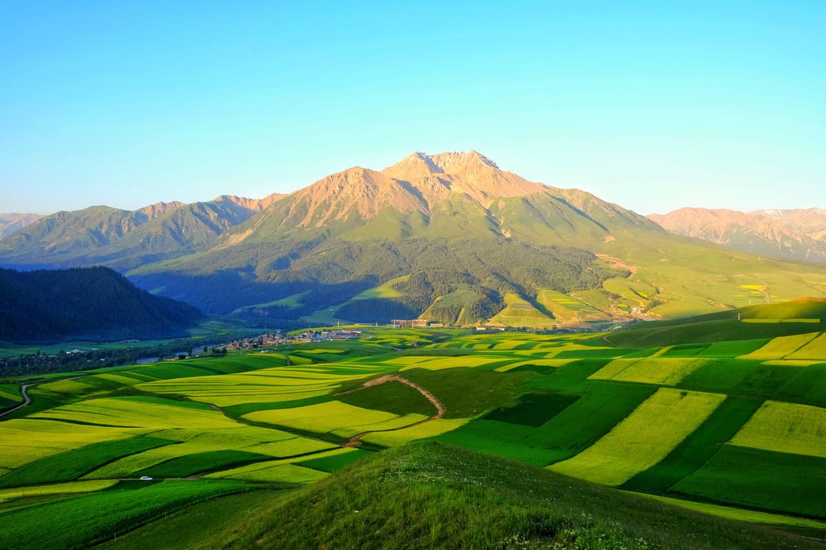 Qinghai Gansu 4-Day Private Tour Lake Chaka Zhangye Danxia 5