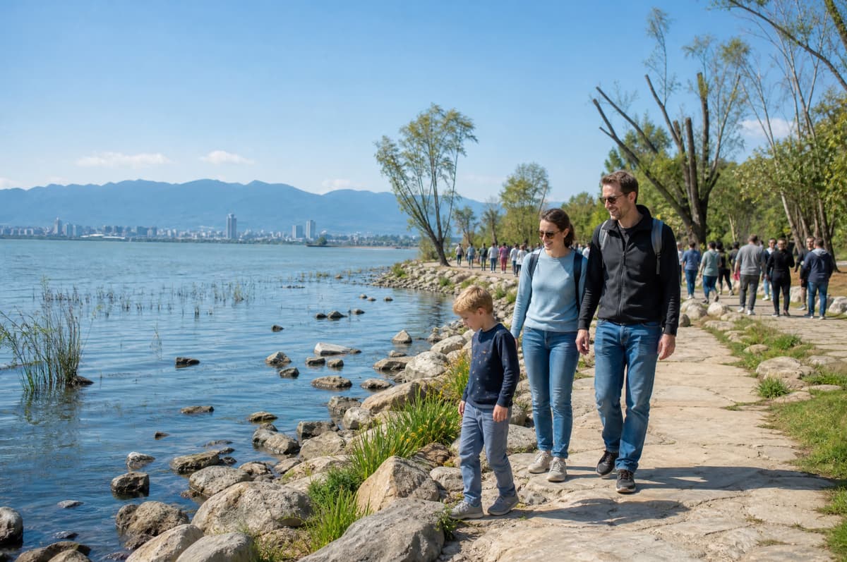 Kunming Stone Forest Private Day Tour with Dianchi Lake
