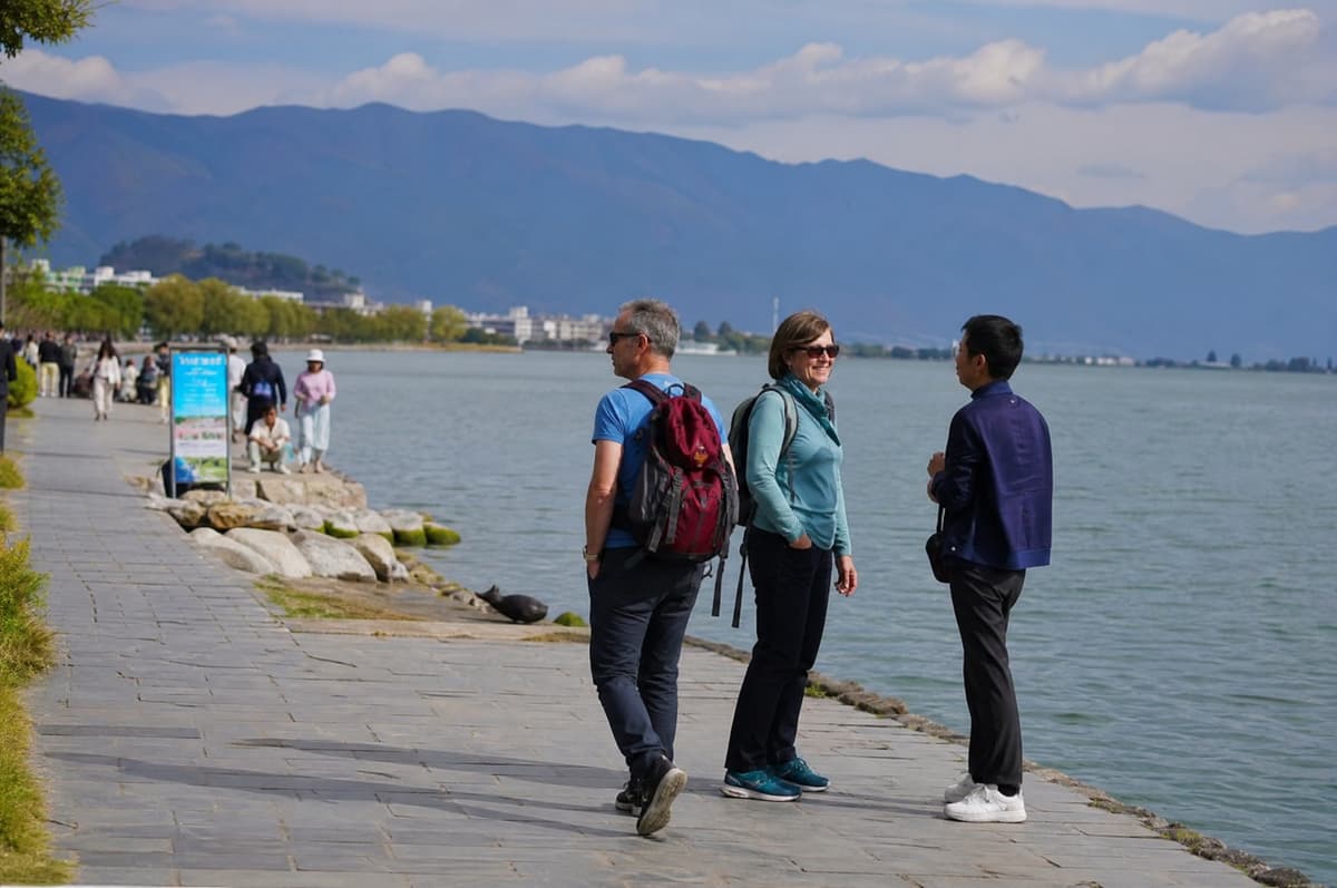 Dali 2-Day Private Tour Erhai Lake and Cangshan Mountain