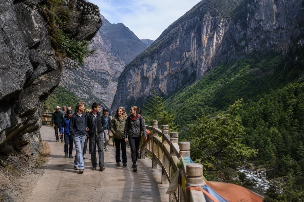 Shangri-La Balagezong Grand Canyon Private Day Tour