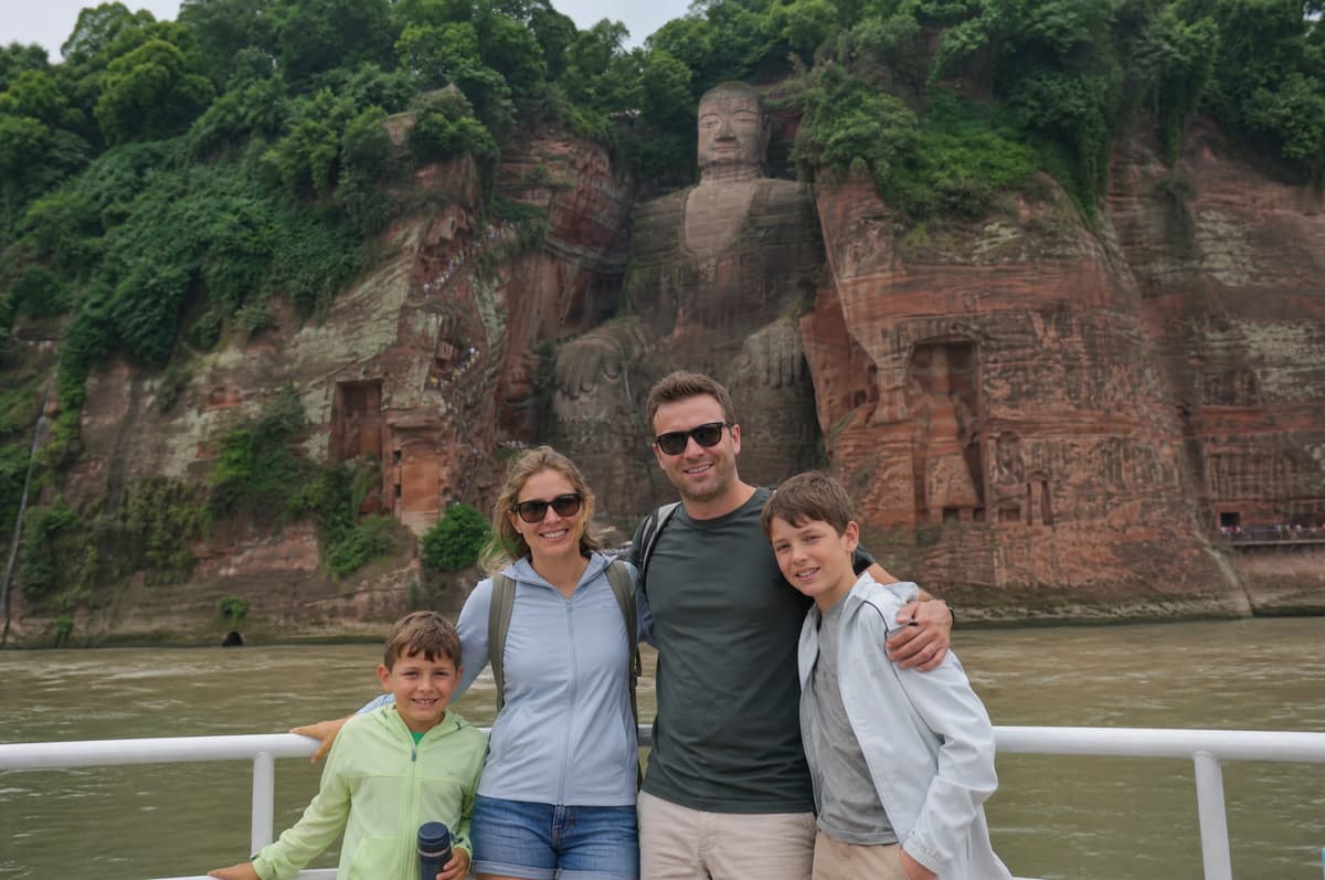 Chengdu Leshan 3-Day Private Tour Panda Base Giant Buddha