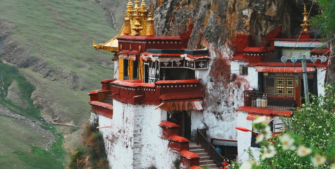 Yerpa (Drak Yerpa / Zhayeba Monastery)