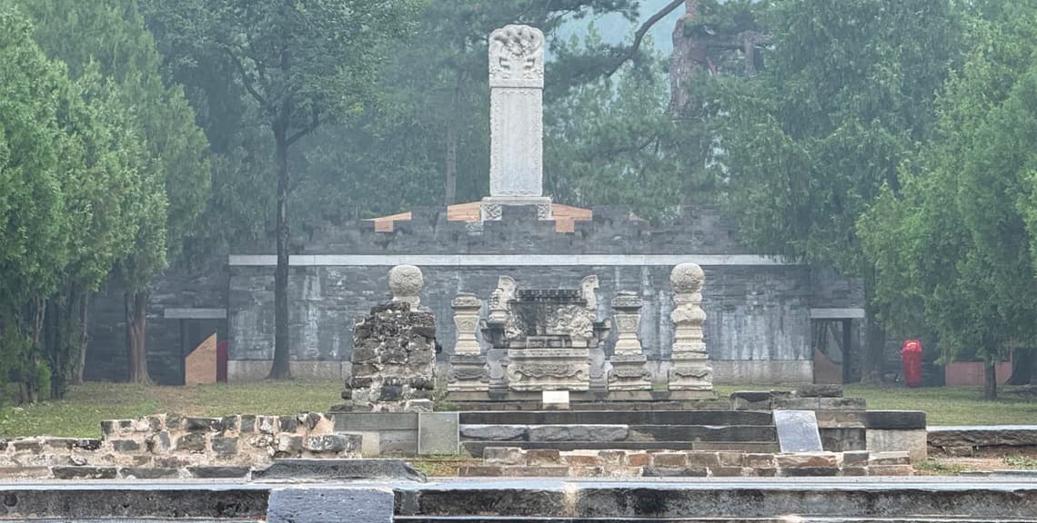 Ming Dynasty Tombs (Shisanling)