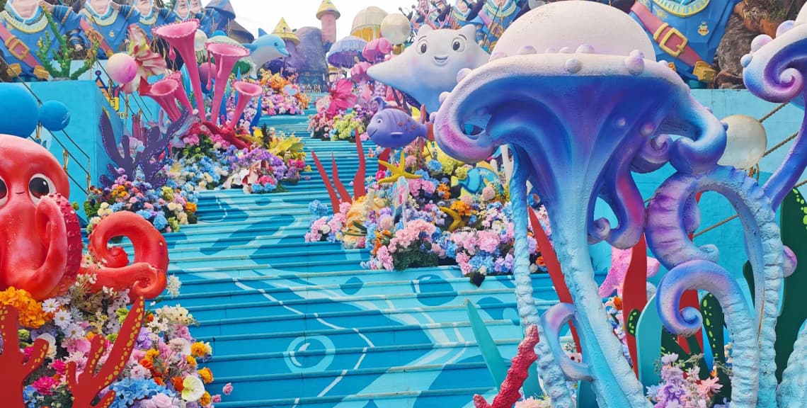 Xiaorenguo Theme Park