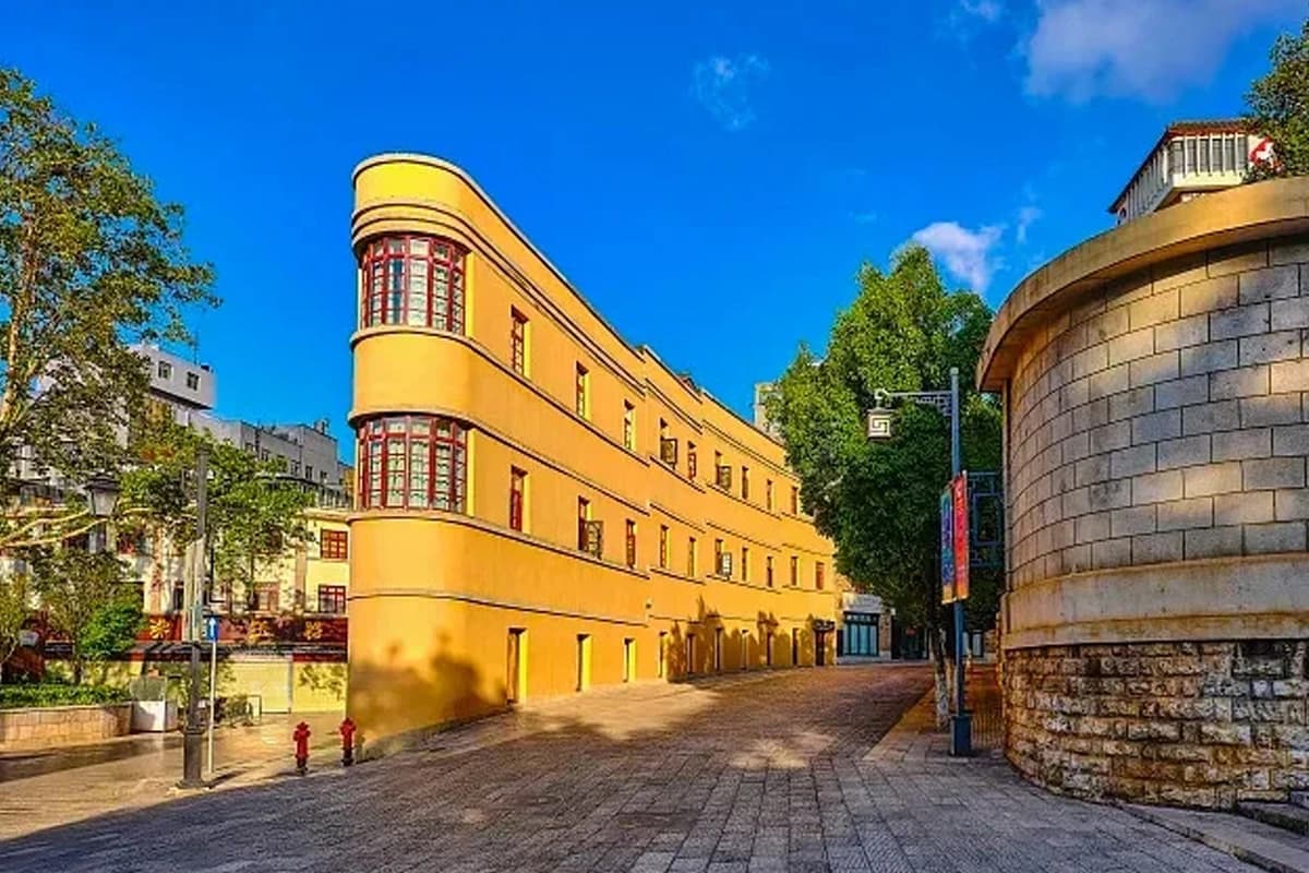 Kunming City Culture Private Day Tour with Driver 5