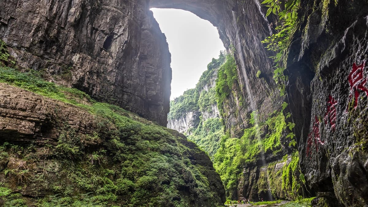Chongqing Deep Exploration Private 4-Day Car Tour 3