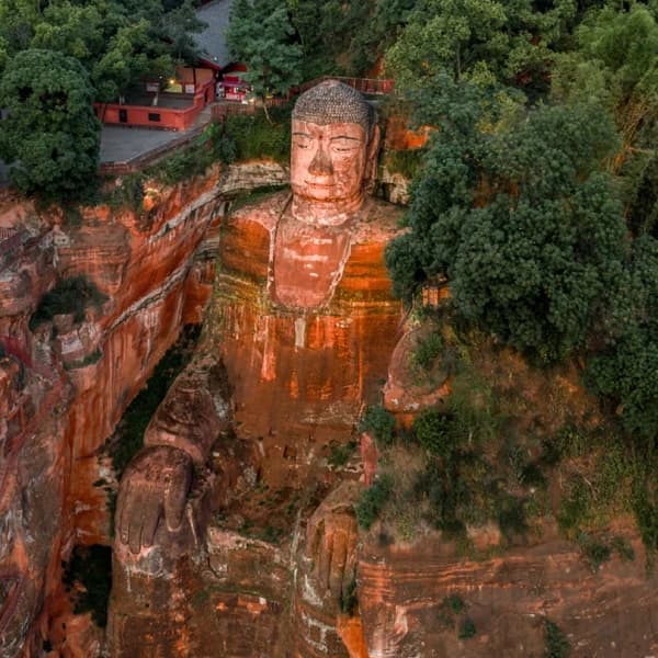 Chengdu Panda and Ancient Town Private 2-Day Car Tour 4